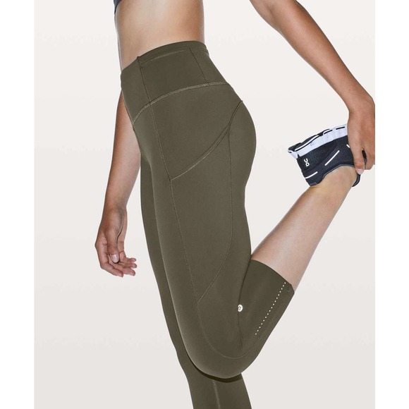 Lululemon Fast and Free High Rise Crop - Size 6 - Picture 3 of 4